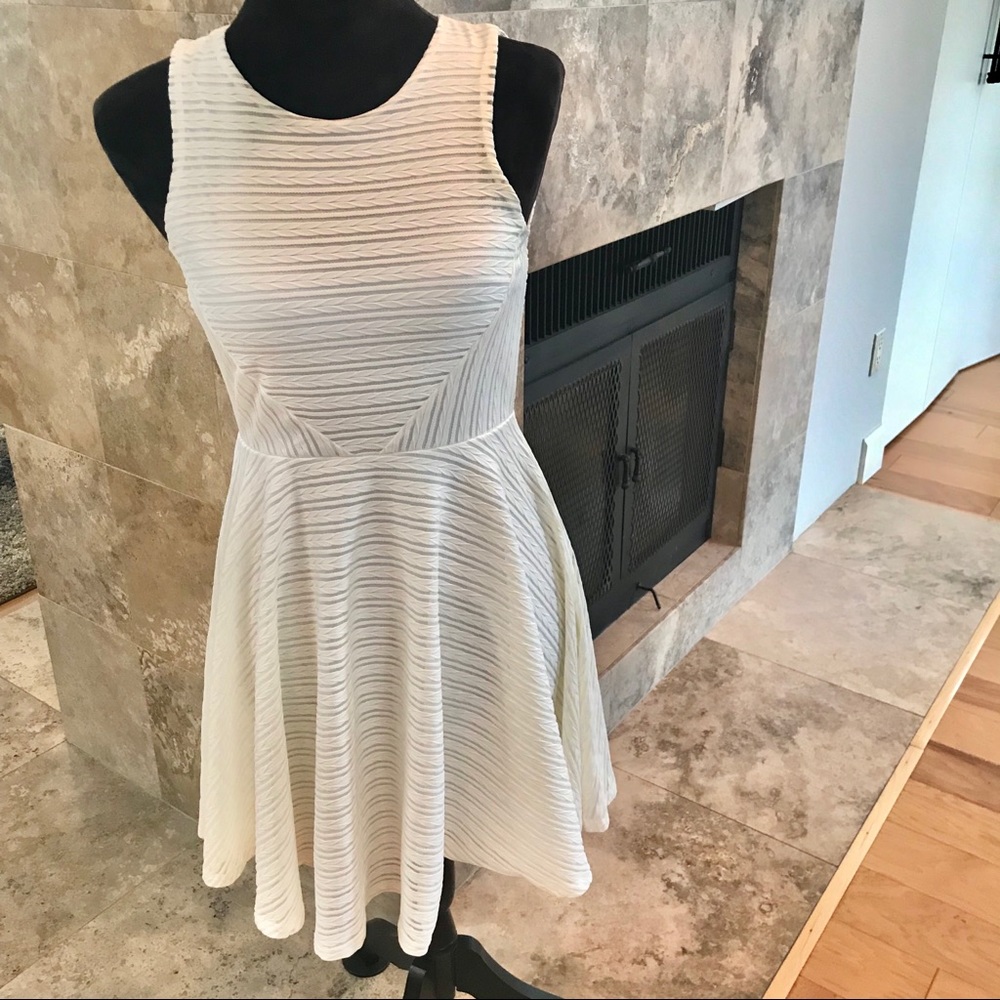White dress size xs